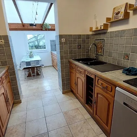 Avec Animaux Et Salle De Jeux